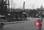 Immagine di I paracadutisti americani ha salutato da civili Nijmegen Paesi Bassi, 1944, secondo 15 filmato di repertorio 65675076980