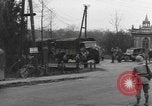 Immagine di I paracadutisti americani ha salutato da civili Nijmegen Paesi Bassi, 1944, secondo 16 filmato di repertorio 65675076980