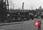 Immagine di I paracadutisti americani ha salutato da civili Nijmegen Paesi Bassi, 1944, secondo 19 filmato di repertorio 65675076980