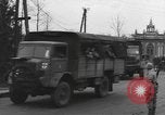 Immagine di I paracadutisti americani ha salutato da civili Nijmegen Paesi Bassi, 1944, secondo 26 filmato di repertorio 65675076980