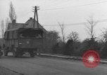Immagine di I paracadutisti americani ha salutato da civili Nijmegen Paesi Bassi, 1944, secondo 40 filmato di repertorio 65675076980