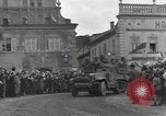 Image 4e Division blindée La Tchécoslovaquie, 1945, de la seconde 13 séquences d'archives historiques vidéo 65675076995
