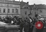 Image 4e Division blindée La Tchécoslovaquie, 1945, de la seconde 26 séquences d'archives historiques vidéo 65675076995