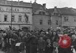 Image 4e Division blindée La Tchécoslovaquie, 1945, de la seconde 28 séquences d'archives historiques vidéo 65675076995