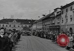 Image 4e Division blindée la Tchécoslovaquie, 1945, de la seconde 5 séquences d'archives historiques vidéo 65675076997