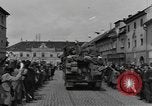 Image 4e Division blindée la Tchécoslovaquie, 1945, de la seconde 7 séquences d'archives historiques vidéo 65675076997