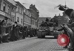 Image 4e Division blindée la Tchécoslovaquie, 1945, de la seconde 15 séquences d'archives historiques vidéo 65675076997