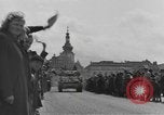 Image 4e Division blindée la Tchécoslovaquie, 1945, de la seconde 28 séquences d'archives historiques vidéo 65675076997