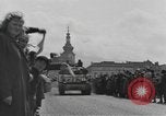 Image 4e Division blindée la Tchécoslovaquie, 1945, de la seconde 30 séquences d'archives historiques vidéo 65675076997