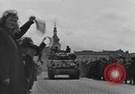 Image 4e Division blindée la Tchécoslovaquie, 1945, de la seconde 31 séquences d'archives historiques vidéo 65675076997