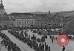Image 4e Division blindée la Tchécoslovaquie, 1945, de la seconde 48 séquences d'archives historiques vidéo 65675076997