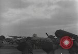 Image -nous participer à des manoeuvres de pratique de parachutistes l'Angleterre, 1944, de la seconde 59 séquences d'archives historiques vidéo 65675077001