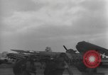 Image -nous participer à des manoeuvres de pratique de parachutistes l'Angleterre, 1944, de la seconde 62 séquences d'archives historiques vidéo 65675077001
