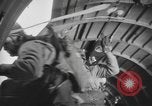 Image British-American parachutistes l'Angleterre, 1944, de la seconde 3 séquences d'archives historiques vidéo 65675077003