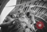 Image British-American parachutistes l'Angleterre, 1944, de la seconde 6 séquences d'archives historiques vidéo 65675077003
