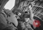 Image British-American parachutistes l'Angleterre, 1944, de la seconde 7 séquences d'archives historiques vidéo 65675077003