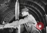 Image British-American parachutistes l'Angleterre, 1944, de la seconde 15 séquences d'archives historiques vidéo 65675077003