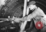 Image British-American parachutistes l'Angleterre, 1944, de la seconde 17 séquences d'archives historiques vidéo 65675077003