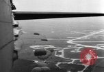 Image British-American parachutistes l'Angleterre, 1944, de la seconde 48 séquences d'archives historiques vidéo 65675077003