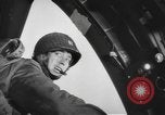 Image British-American parachutistes l'Angleterre, 1944, de la seconde 53 séquences d'archives historiques vidéo 65675077003
