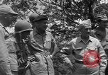 Standbild Offiziere Luzon Philippinen, 1945, aus Sekunde 34 historischem Filmmaterial Videoclip 65675077040