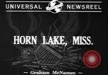 Standbild zerstörten Güterwagen Horn Lake Mississippi USA, 1941, aus Sekunde 4 historischem Filmmaterial Videoclip 65675077056