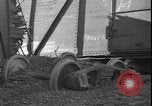Standbild zerstörten Güterwagen Horn Lake Mississippi USA, 1941, aus Sekunde 33 historischem Filmmaterial Videoclip 65675077056