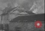 Image Des réfugiés français et belges fuient les bombardements France, 1940, de la seconde 8 séquences d'archives historiques vidéo 65675077087