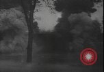 Image Des réfugiés français et belges fuient les bombardements France, 1940, de la seconde 15 séquences d'archives historiques vidéo 65675077087
