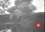 Image Des réfugiés français et belges fuient les bombardements France, 1940, de la seconde 20 séquences d'archives historiques vidéo 65675077087