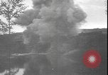 Image Des réfugiés français et belges fuient les bombardements France, 1940, de la seconde 21 séquences d'archives historiques vidéo 65675077087
