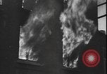 Image Des réfugiés français et belges fuient les bombardements France, 1940, de la seconde 25 séquences d'archives historiques vidéo 65675077087