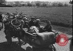 Image Des réfugiés français et belges fuient les bombardements France, 1940, de la seconde 39 séquences d'archives historiques vidéo 65675077087