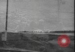 Image Des réfugiés français et belges fuient les bombardements France, 1940, de la seconde 41 séquences d'archives historiques vidéo 65675077087