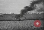 Image Des réfugiés français et belges fuient les bombardements France, 1940, de la seconde 49 séquences d'archives historiques vidéo 65675077087