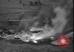 Image Des réfugiés français et belges fuient les bombardements France, 1940, de la seconde 51 séquences d'archives historiques vidéo 65675077087