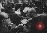 Image Des réfugiés français et belges fuient les bombardements France, 1940, de la seconde 57 séquences d'archives historiques vidéo 65675077087