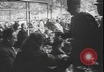 Image Des réfugiés français et belges fuient les bombardements France, 1940, de la seconde 59 séquences d'archives historiques vidéo 65675077087