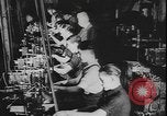 Image La famille royale à l'abbaye de Westminster Royaume-Uni, 1940, de la seconde 33 séquences d'archives historiques vidéo 65675077088