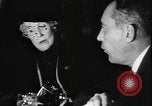 Standbild Amerikanische Umsiedler aus Zweiten Weltkrieg Vereinigtes Königreich New York United States USA, 1940, aus Sekunde 9 historischem Filmmaterial Videoclip 65675077092
