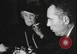 Standbild Amerikanische Umsiedler aus Zweiten Weltkrieg Vereinigtes Königreich New York United States USA, 1940, aus Sekunde 12 historischem Filmmaterial Videoclip 65675077092