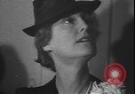 Standbild Amerikanische Umsiedler aus Zweiten Weltkrieg Vereinigtes Königreich New York United States USA, 1940, aus Sekunde 16 historischem Filmmaterial Videoclip 65675077092