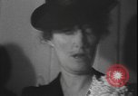 Standbild Amerikanische Umsiedler aus Zweiten Weltkrieg Vereinigtes Königreich New York United States USA, 1940, aus Sekunde 17 historischem Filmmaterial Videoclip 65675077092