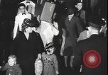 Standbild Amerikanische Umsiedler aus Zweiten Weltkrieg Vereinigtes Königreich New York United States USA, 1940, aus Sekunde 30 historischem Filmmaterial Videoclip 65675077092