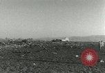 Image crash d'avion de transport militaire Alvarado California USA, 1953, de la seconde 5 séquences d'archives historiques vidéo 65675077111