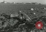 Image crash d'avion de transport militaire Alvarado California USA, 1953, de la seconde 9 séquences d'archives historiques vidéo 65675077111