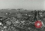 Image crash d'avion de transport militaire Alvarado California USA, 1953, de la seconde 17 séquences d'archives historiques vidéo 65675077111