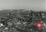 Image crash d'avion de transport militaire Alvarado California USA, 1953, de la seconde 19 séquences d'archives historiques vidéo 65675077111