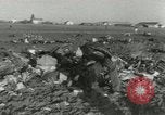 Image crash d'avion de transport militaire Alvarado California USA, 1953, de la seconde 20 séquences d'archives historiques vidéo 65675077111