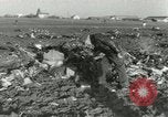 Image crash d'avion de transport militaire Alvarado California USA, 1953, de la seconde 22 séquences d'archives historiques vidéo 65675077111